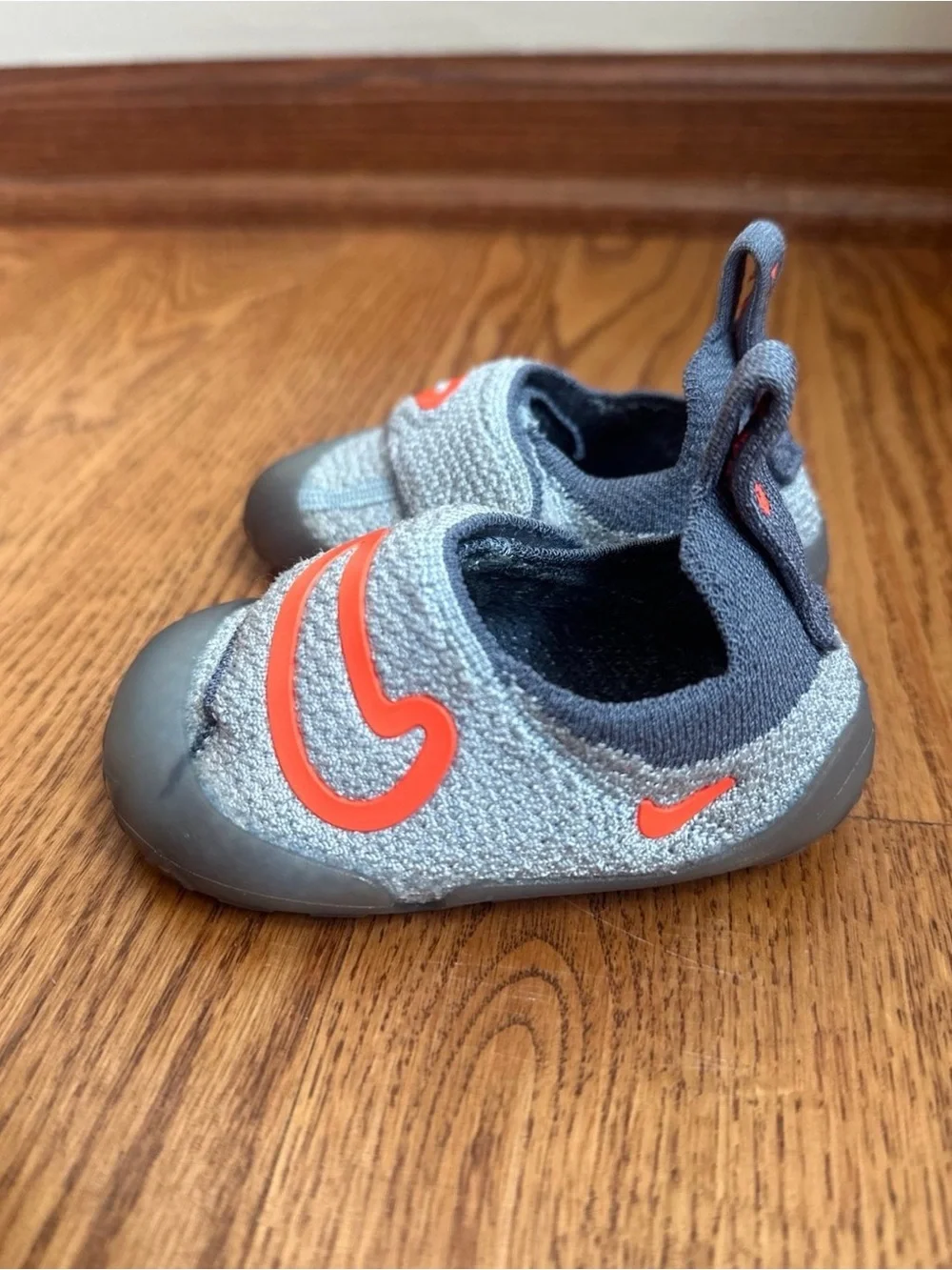 Nike Swoosh 1 Shoes Size 5C Gray-Orange